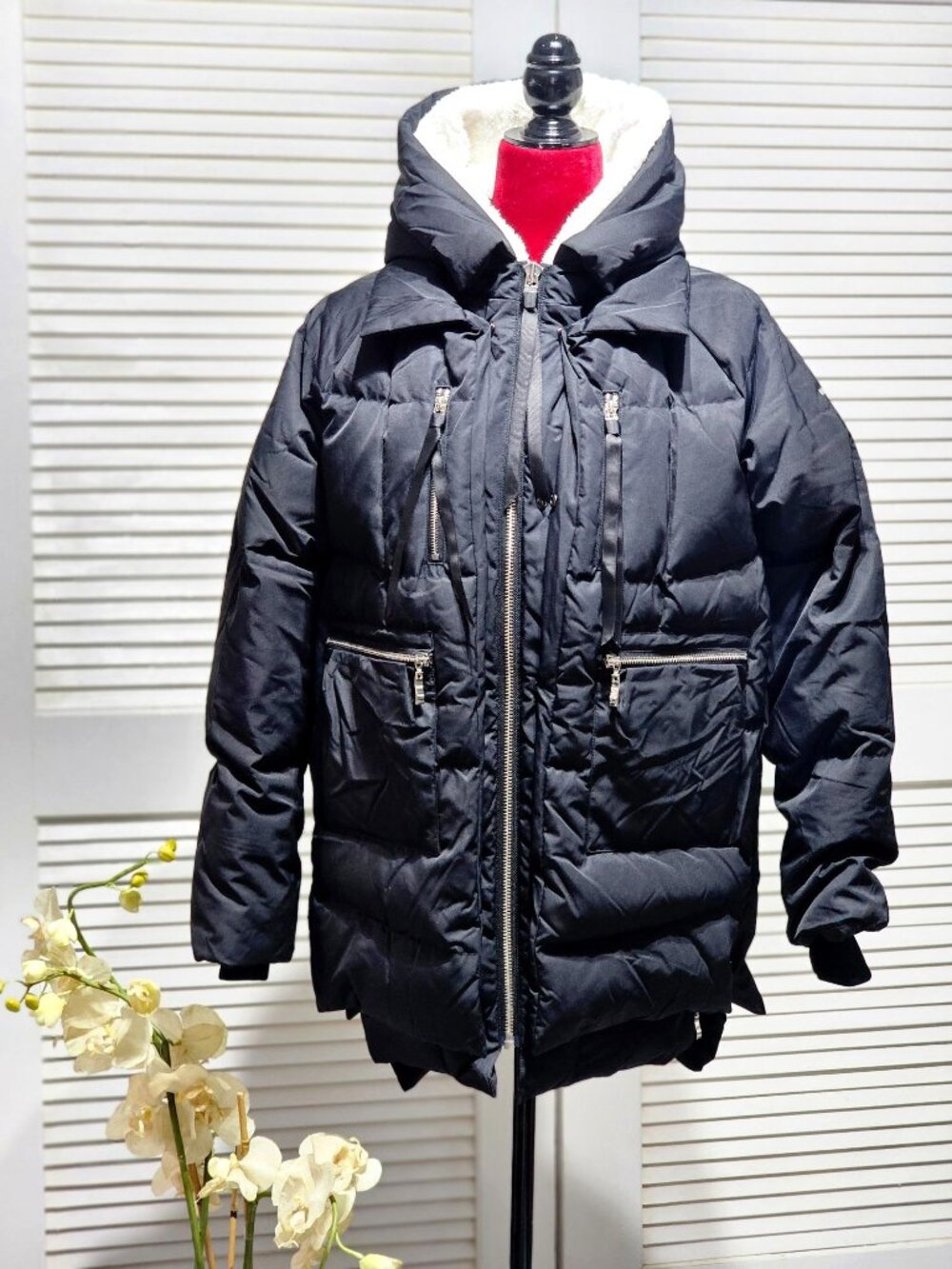 Orolay Women's Black Hooded Down Jacket With Fleece Lining Size Large 318 - Picture 2 of 16
